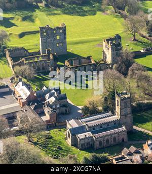 Luftbild der Burg Ashby de la zouch, die Ruinen der Burg aus 1500 Metern Höhe zeigt Stockfoto