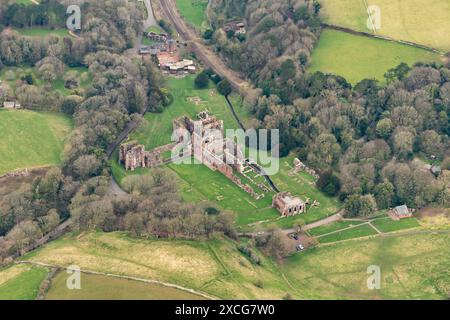 Luftbild der Ruinen von Furness Abbey aus 1500 Fuß Stockfoto