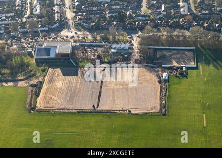 Luftbild des Freizeitzentrums Hough End, das die Grundarbeiten für die im Bau befindliche Erweiterung zeigt, aufgenommen aus 1500 Fuß Stockfoto