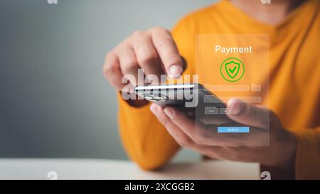 Geschäftsleute mit Smartphone, Online-Zahlung, Banking, Online-Shopping, digitales Online-Zahlungskonzept, Technologie Online-Banking-Anwendungen über Stockfoto