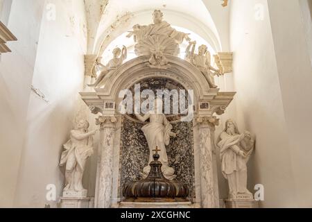 Statuen im Innenraum der Kathedrale von Dubrovnik, Kroatien, Europa | Statuen im Innenraum der Kathedrale von Dubrovnik Himmelfahrt, Kroatien, Europa Stockfoto