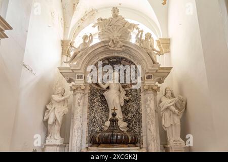 Kathedrale von Dubrovnik Statuen im Innenraum der Kathedrale von Dubrovnik, Kroatien, Europa Dubrovnik Himmelfahrt Kathedrale, Kroatien, Stockfoto