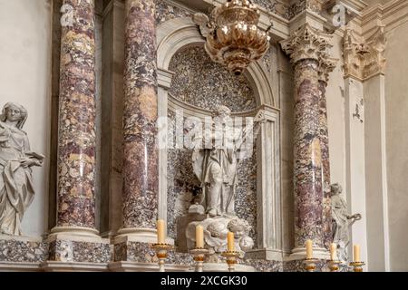 Kathedrale von Dubrovnik Statuen im Innenraum der Kathedrale von Dubrovnik, Kroatien, Europa Dubrovnik Himmelfahrt Kathedrale, Kroatien, Stockfoto