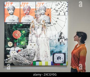 London, Großbritannien. Juni 2024. Bedienstete mit "jede Zunge muss gestehen", 2023. „Tavares Strachan: There Is Light Somewhere“ wird am 18. Juni in der Hayward Gallery gezeigt. 1. September und zeigt einen Querschnitt des Werkes des Künstlers während seiner Karriere. Quelle: Imageplotter/Alamy Live News Stockfoto