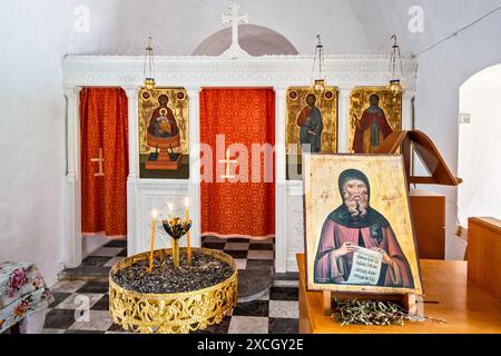 Das Innere der Kirche Agios Antonios (St. Antonios), 19. Jh., in der Nähe des Dorfes Agios Ioannis und der Stadt Ierapetra, Thrypti-Gebirge, Kreta, Griechenland Stockfoto