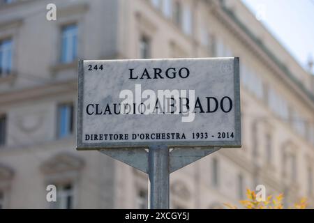 Mailand, Italien. Juni 2024. Intitolazione Di Largo Claudio Abbado - Cronaca - Milano, Italia - Luned&#xec;, 17 Giugno 2024 (Foto Stefano Porta/LaPresse)Titel von Largo Claudio Abbado - Mailand, Italien - Montag, 17. Juni 2024 (Foto Stefano Porta/LaPresse) Credit: LaPresse/Alamy Live News Stockfoto