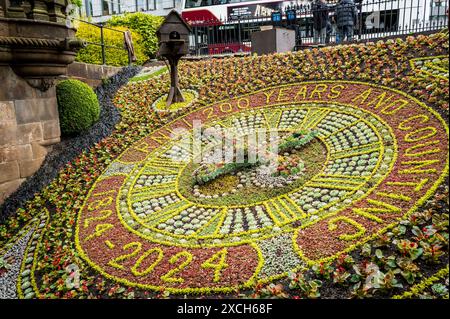 Die älteste Blumenuhr der Welt in West Princes Street Gardens, Edinburgh, Schottland Stockfoto