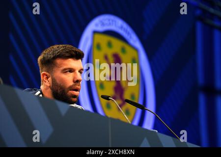 Schottlands Grant Hanley während einer Pressekonferenz im Garmisch Olympia-Stadion in Garmisch-Partenkirchen. Bilddatum: Montag, 17. Juni 2024. Stockfoto