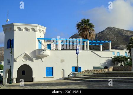 Polizeirevier, von den Italienern während der Besatzung im razionalismo Stil, Tilos, Dodecanese Inseln, südliche Ägäis, Griechenland gebaut. Stockfoto