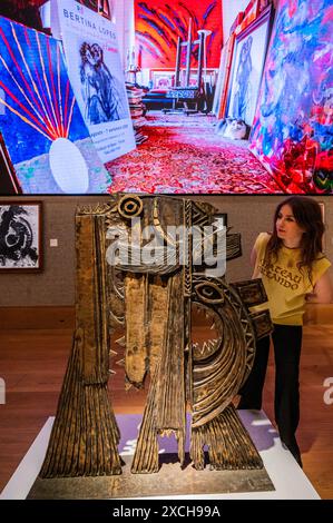 London, Großbritannien. Juni 2024. 'Grido grande' (Big Scream), kostet £2.000 - £3.000 - die Highlights aus dem Studio of Bertina Lopes (1924-2012) Verkauf in Bonhams, New Bond Street. Der Verkauf ist bis zum 20. Juni online. Guy Bell/Alamy Live News Stockfoto