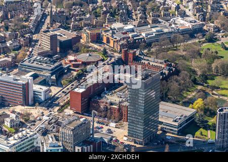 Luftbild der Sheffield University mit Sheffield Childrens Hospital im Hintergrund aus 2000 Fuß aufgenommen Stockfoto