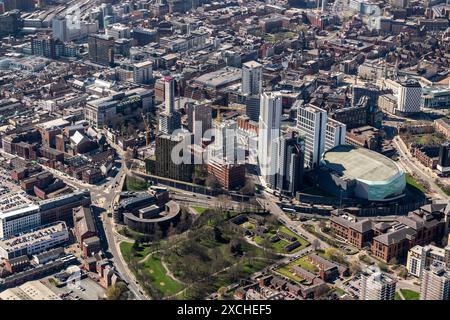 Luftbild des Stadtzentrums von Leeds aus 2000 Metern Entfernung Stockfoto