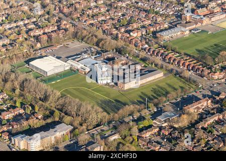 Luftbild der Whalley Range High School aus 1500 Metern Entfernung Stockfoto