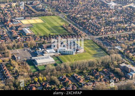 Luftbild der William Hulme Grammar School und der angrenzenden Whalley Range High School aus 1500 Metern Entfernung Stockfoto