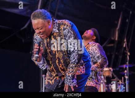 DeVere Duckett of the Earth, Wind and Fire, das beim Cambridge Club Festival in Großbritannien auftritt. Juni 2024 Stockfoto