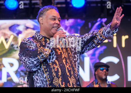 DeVere Duckett of the Earth, Wind and Fire, das beim Cambridge Club Festival in Großbritannien auftritt. Juni 2024 Stockfoto