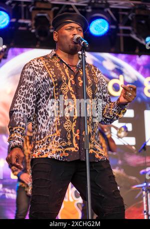 Claude Woods of the Earth, Wind and Fire, die auf dem Cambridge Club Festival in Großbritannien auftreten. Juni 2024 Stockfoto