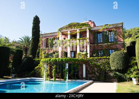 Schwimmbad und Haus im Albarda-Garten (El Jardín de l’Albarda) Pedreguer La Sella Urbanisation, C/ Valencia Spanien Stockfoto