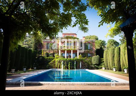 Schwimmbad und Haus im Albarda-Garten (El Jardín de l’Albarda) Pedreguer La Sella Urbanisation, C/ Valencia Spanien Stockfoto