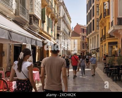 Malaga, Costa del Sol, Provinz Malaga, Andalusien, Südspanien. Calle Granada im Herzen der Altstadt. Stockfoto