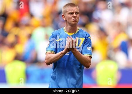 Fußball UEFA EURO 2024 Gruppenphase 1. Spieltag Rumänien - Ukraine am 17.06.2024 in der München Fußball Arena in München Oleksandr Zinchenko ( Ukraine ) enttäuscht nach dem verlorenen Spiel/Niederlage Foto: Revierfoto Credit: ddp Media GmbH/Alamy Live News Stockfoto