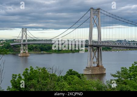 Foto der Franklin Delano Roosevelt Mid-Hudson Bridge über den Hudson River, Poughkeepsie NY. Stockfoto