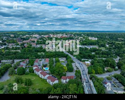 Am späten Nachmittag, Frühling, Luftbild von Poughkeepsie NY. Stockfoto