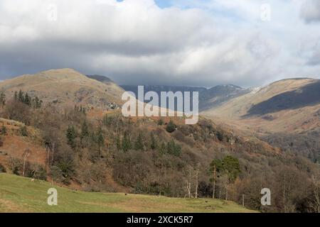 Das Fairfield Horseshoe von den Hängen von Loughrigg Ambleside, dem Lake District England Stockfoto