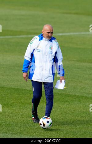 Hemberg Stadion, Deutschland. Juni 2024. Luciano Spalletti Cheftrainer Italiens während eines Trainings der italienischen Mannschaft bei der Fußball-europameisterschaft 2024 im Hemberg-Stadion in Iserlohn (Deutschland), 17. Juni 2024. Quelle: Insidefoto di andrea staccioli/Alamy Live News Stockfoto