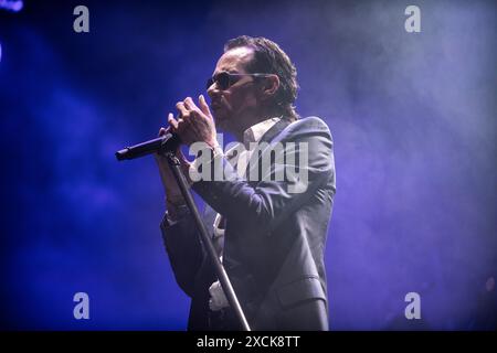 Marc Anthony tritt am 13. Juni 2024 im Palau Sant Jordi in Barcelona auf. Fotograf: Ale Espaliat Stockfoto