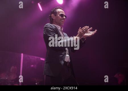 Marc Anthony tritt am 13. Juni 2024 im Palau Sant Jordi in Barcelona auf. Fotograf: Ale Espaliat Stockfoto