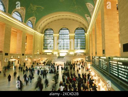 New Yorker Stadtansichten, urbane Landschaften, Straßenszenen, Jahr 2000 Stockfoto