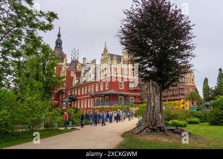 Das neue Schloss im Fürst-Pückler-Park in Bad Muskau Landkreis Görlitz in Sachsen. *** Das neue Schloss im Fürsten-Pückler-Park in Bad Muskau im Landkreis Görlitz in Sachsen Stockfoto