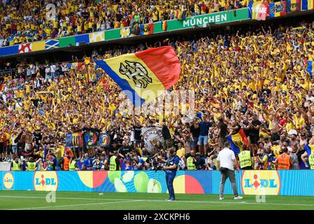 München, Deutschland. Juni 2024. München, 17. Juni 2024: Ultras Rumäniens nach dem UEFA EURO 2024 Gruppenspiel zwischen Rumänien und der Ukraine in der Arena München. (Sven Beyrich/SPP) Credit: SPP Sport Press Photo. /Alamy Live News Stockfoto