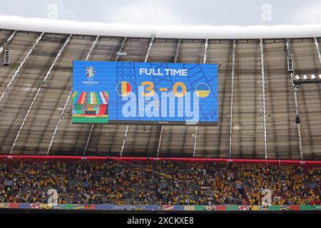 München, Deutschland. Juni 2024. Endergebnis des Gruppenspiels der UEFA EURO 2024 Rumänien gegen die Ukraine auf der elektronischen Anzeigetafel der Münchener Fußballarena in München. Quelle: Oleksandr Prykhodko/Alamy Live News Stockfoto