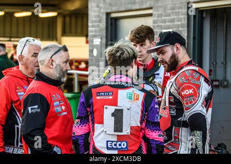 National Speedway Stadium, Manchester am Montag, den 17. Juni 2024. Die Middlesbrough Tigers treffen sich am Montag, den 17. Juni 2024, im National Speedway Stadium in Manchester während des Spiels der WSRA National Development League zwischen den Belle Vue Colts und den Middlesbrough Tigers. (Foto: Ian Charles | MI News) Credit: MI News & Sport /Alamy Live News Stockfoto