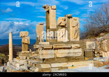 Ruinen des Hydreion-Brunnens in der antiken Stadt Ephesus, Türkei Stockfoto