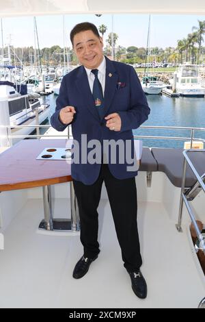 San Pedro, Kalifornien, USA. Juni 2024. Joey Zhou, CEO von Beverly Web3.0 und Gründer des LABA Biennial International Art Festivals, nahm an der Beverly Web3.0 Yacht Party Celebration für die NFT Launch von Los Angeles Beverly Arts (LABA) Blue-Chip Künstler Jiannan Huang in San Pedro, Kalifornien, Teil. Quelle: Sheri Determan Stockfoto