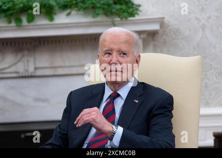 Washington, Vereinigte Staaten. Juni 2024. US-Präsident Joe Biden veranstaltet am 17. Juni 2024 ein bilaterales Treffen mit NATO-Generalsekretär Jens Stoltenberg im Weißen Haus in Washington, DC. Kredit: Chris Kleponis/Pool über CNP/dpa/Alamy Live News Stockfoto