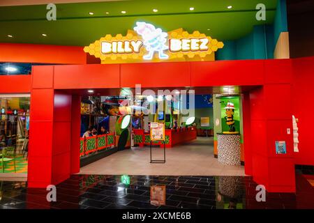 Der Eingangsbereich von Billy Beez, einem Spielplatz für Kinder in einem belebten Einkaufszentrum Stockfoto