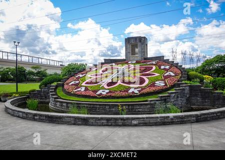 Die berühmte große Uhr mit Blumenmuster aus dem Jahr 2024 in der Region der Niagarafälle ist ein beliebtes Wahrzeichen mit komplexen Blumenmustern, die sich jährlich ändern Stockfoto