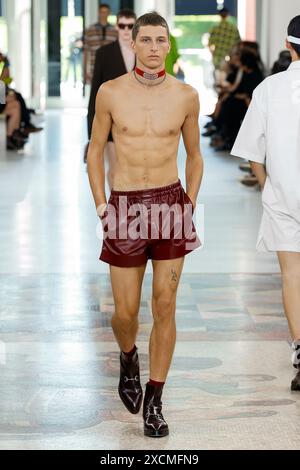 Mailand, Italien. Juni 2024. GUCCI Männer Frühjahr/Sommer 2025 Laufsteg während der Milan Fashion Week Herrenmode am 2024. Juni - Mailand, Italien 17/06/2024 Credit: dpa/Alamy Live News Stockfoto