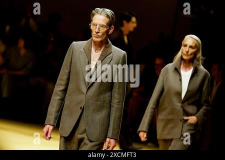 Mailand, Italien. Juni 2024. ZEGNA Frühjahr/Sommer 2025 Laufsteg während der Milan Fashion Week Herrenmode am 2024. Juni - Mailand, Italien 17/06/2024 Credit: dpa/Alamy Live News Stockfoto