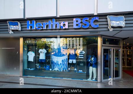 Fanshop Hertha BSC, Europacenter, Breitscheidplatz, Charlottenburg, Charlottenburg-Wilmersdorf, Berlin, Deutschland mcpins *** Fanshop Hertha BSC, EUR Stockfoto