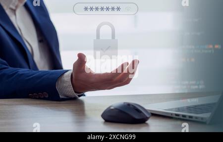 Virtuelles Schloss über der Hand eines Mannes, Feld zur Eingabe eines Passworts. Cybersicherheitskonzept, Zugang zu persönlichen Informationen Stockfoto