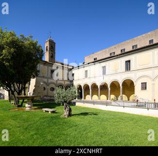 Rom. Italien. Kirche Sant’Onofrio al Gianicolo aus dem 15. Jahrhundert, Piazza di Sant’Onofrio. Stockfoto