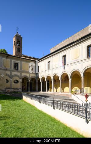 Rom. Italien. Kirche Sant’Onofrio al Gianicolo aus dem 15. Jahrhundert, Piazza di Sant’Onofrio. Stockfoto