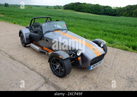 Caterham-Sportwagen auf alten Flugplatz Piste Stockfoto