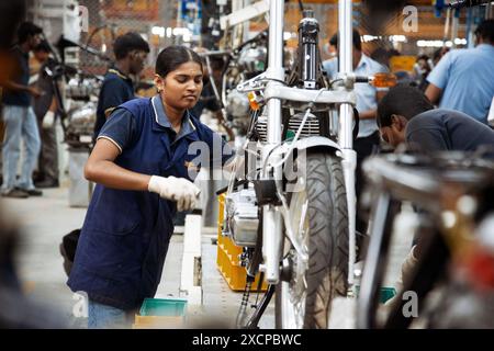 Reportage, gedreht in der Royal Enfield Motorcycle Factory in Chennai, Indien Stockfoto