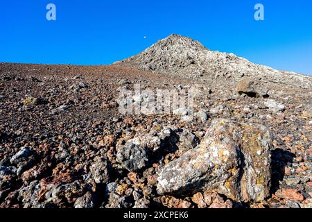 Morphologische Charakteristika des unregelmäßigen Geländes des Pico im Azoren-Archipel. Stockfoto